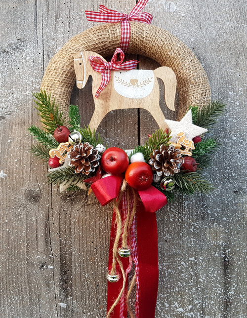 Adventní věneček s koníkem — foto 3