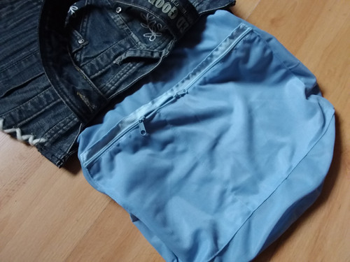 Kabelka kulatá s lístečky — foto 3