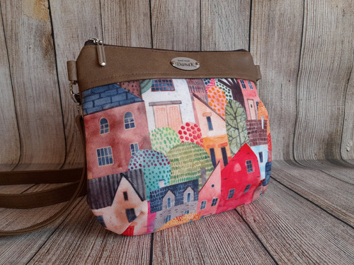 Crossbody s domečky — foto 2