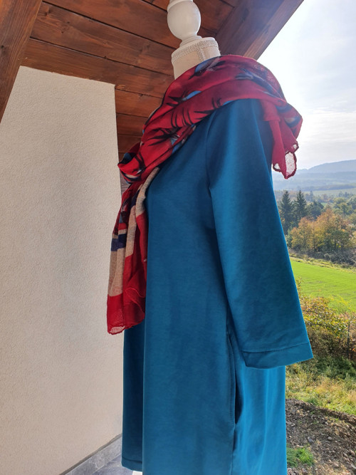 Úpletové šaty s kapsami — foto 3