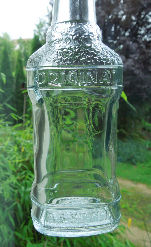 Stará lahvička od alkoholu — foto 4