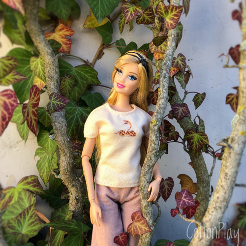 Barbie - tričko mandlové s hadem — foto 2