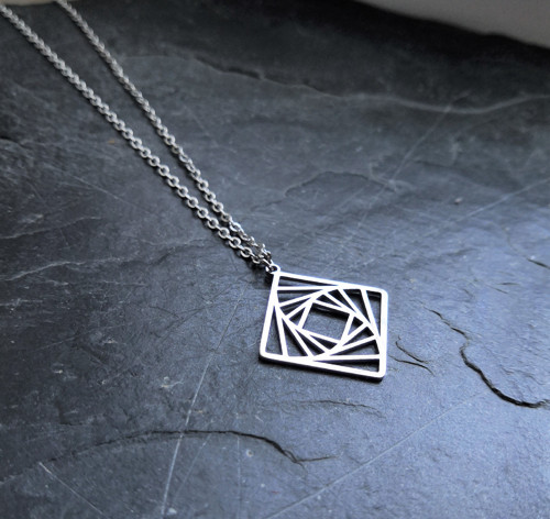 Ocelový náhrdelník*geometrie*čtverec — foto 3