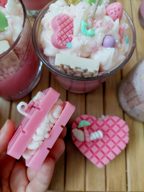 CANDY Candle - svíčka JEDNOROŽEC sušenka — foto 2