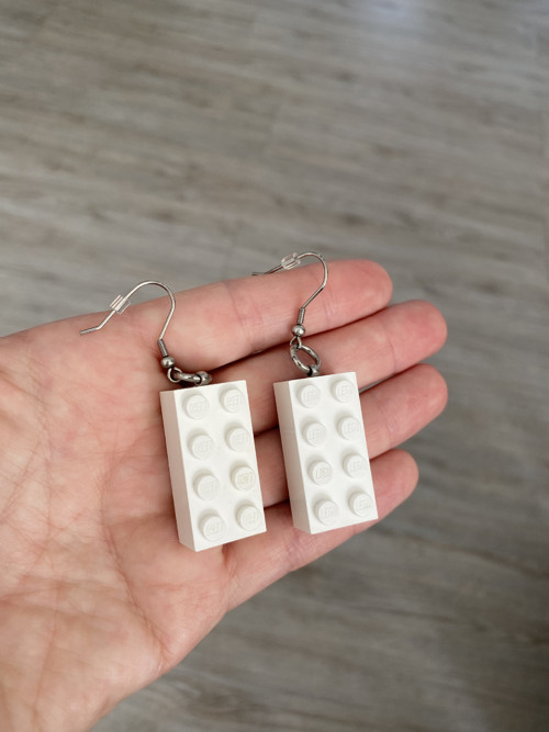 Bílé lego - visací náušnice — foto 3