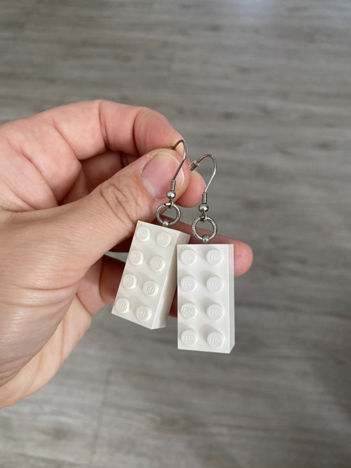Bílé lego - visací náušnice — foto 2