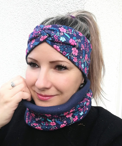 Květy na modré.... čelenka flees — foto 4