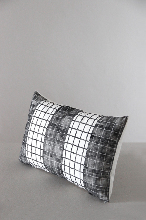 Polštář / Grid černá / Sleva 30 % — foto 2