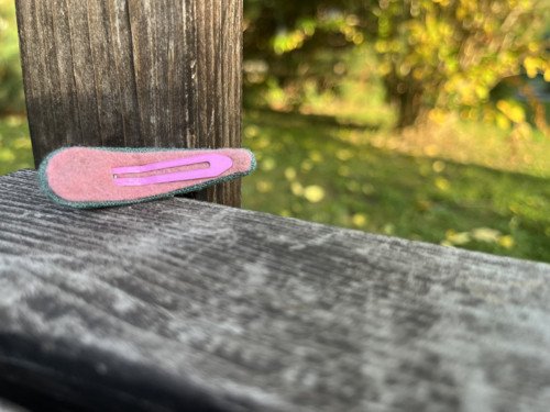 Vyšívaná sponka do vlasů — foto 2