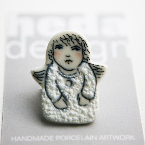 Anděl porcelánová brož — foto 3
