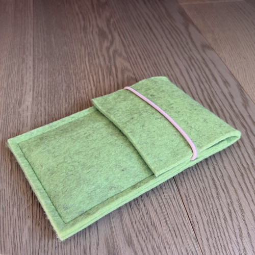 Obal na mobil či psací potřeby,vlněná plsť,zelený — foto 4