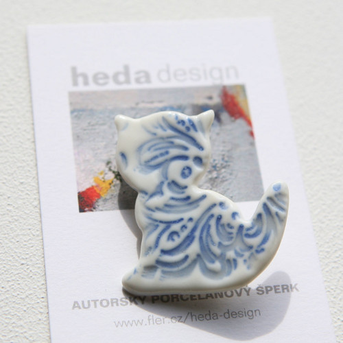 Kočka porcelánová brož — foto 2