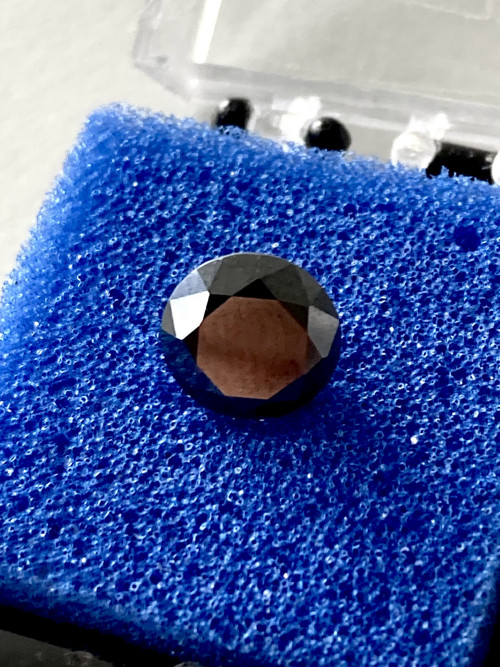 MOISSANT - šperkový lab. Korund - 1,90 Ct — foto 3