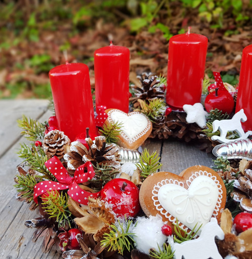 Adventní věneček s perníčky — foto 2