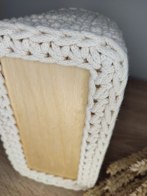 Háčkovaný košík s dřevěným dnem *20x10 cm* — foto 3