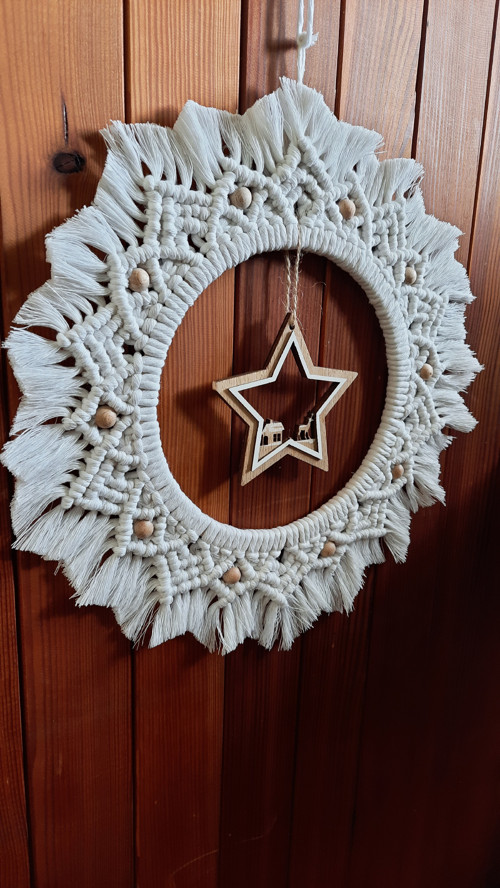 Vánoční macramé věnec 34cm — foto 2