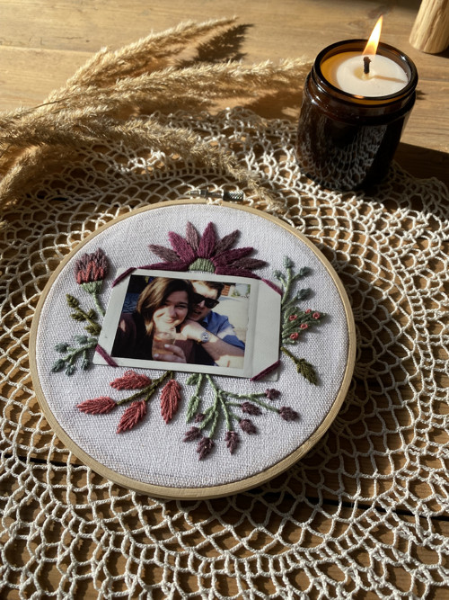 Vyšívaný rámeček na polaroid - Příroda — foto 2
