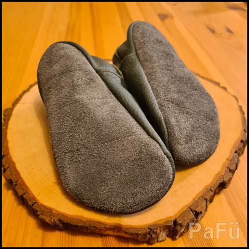 Kožené capáčky 16,5 cm — foto 3