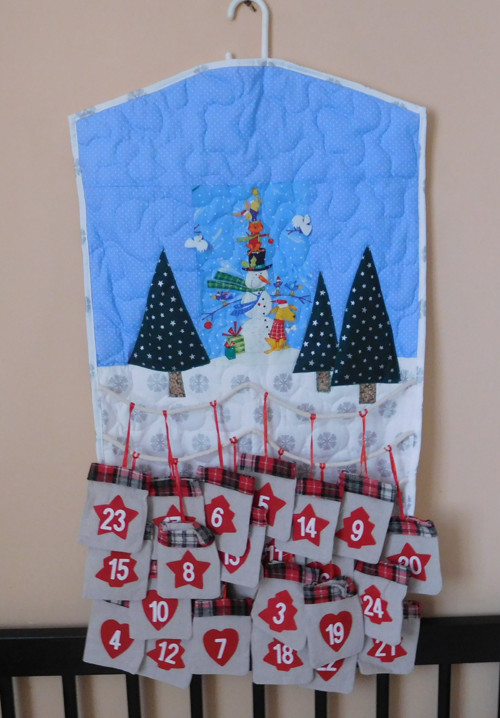 Adventní kalendář na ramínko — foto 3