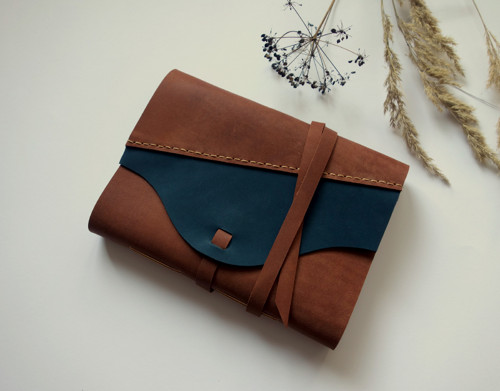 Kožený zápisník A5 hnedo modrá — foto 3