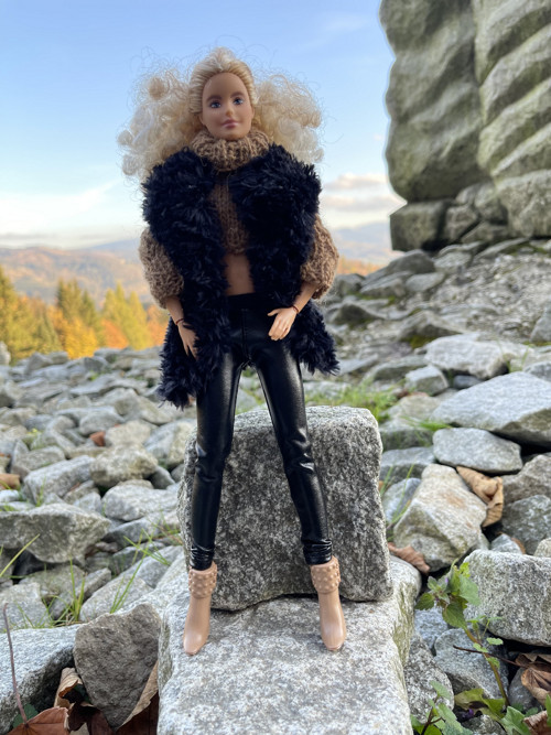 Vesta pro Barbie černá — foto 2