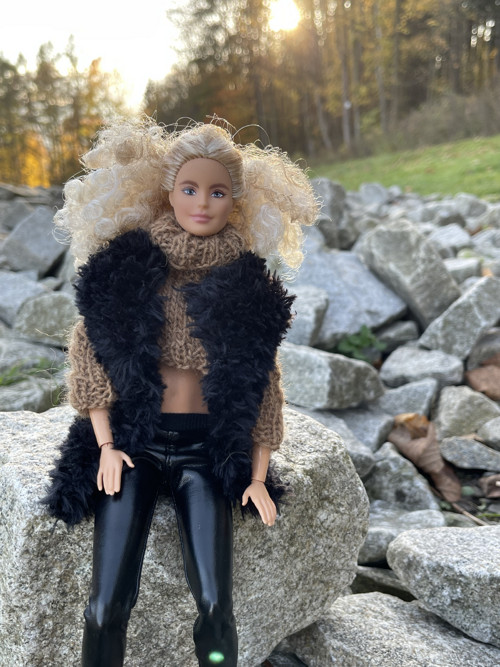 Vesta pro Barbie černá — foto 6
