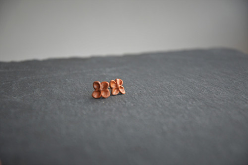 Dřevěné náušnice květy mini — foto 2
