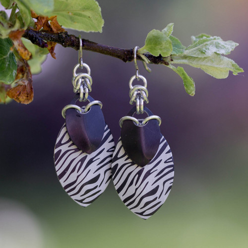Baculky zebra v černé - náušnice — foto 2