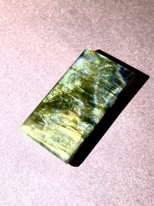 LABRADORIT SPEKTROLIT- šperk. drahokam, 52 Ct. — foto 5