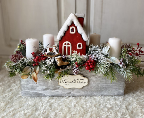 Adventní dekorace s chaloupkou — foto 2