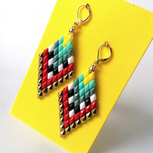 Colorful Diamond Shaped Beaded Earrings — foto 3