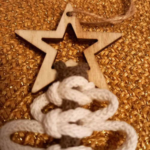 Macrame vánoční stromeček s hvězdičkou — foto 2