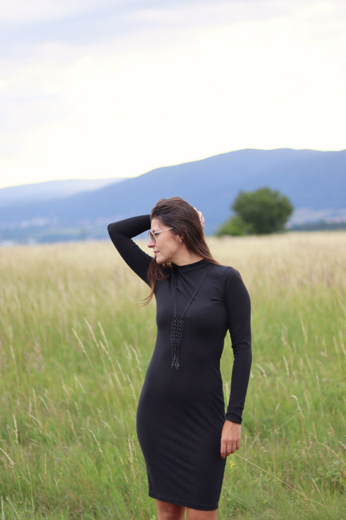 Černé elegantní šaty — foto 2