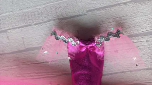 Růžové šatičky pro Barbie — foto 3