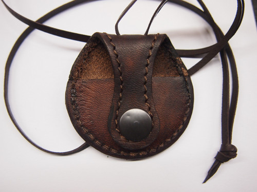 Kožené pouzdro na amulet — foto 2