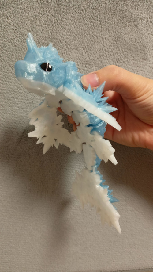 Mládě Mrazivého Delfína - 18 cm - 3D Tisk — foto 4