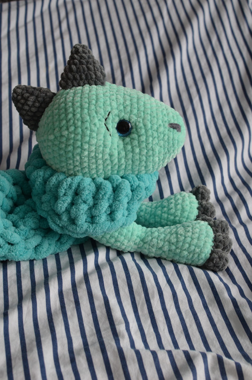 Háčkovaný pyžamožrout dinosaurus — foto 5