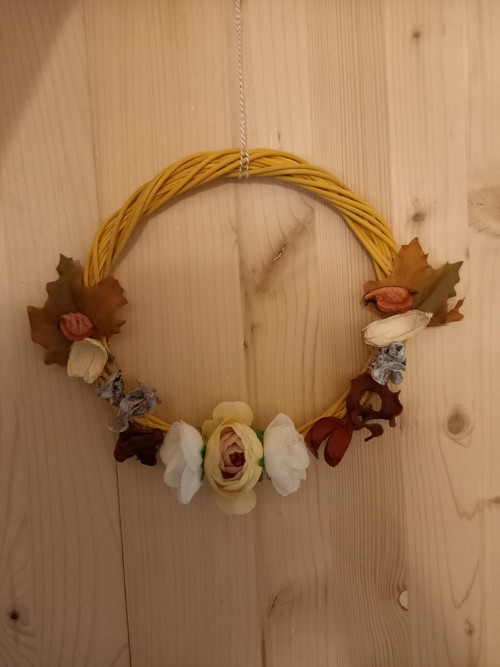 Věneček z pedigu a růží , průměr 19cm — foto 5