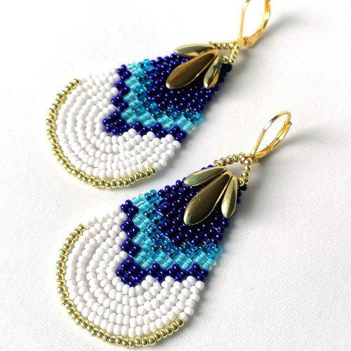 Blue &White Teardrop Beaded Earrings — foto 3