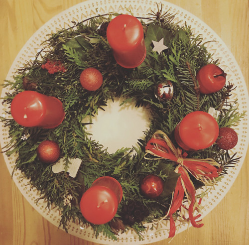 Adventní věnec s lýkovou mašlí — foto 2