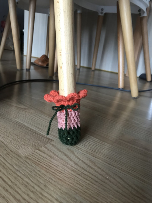 Háčkovaný návlek na židli — foto 2