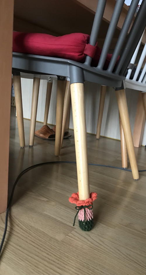 Háčkovaný návlek na židli — foto 3