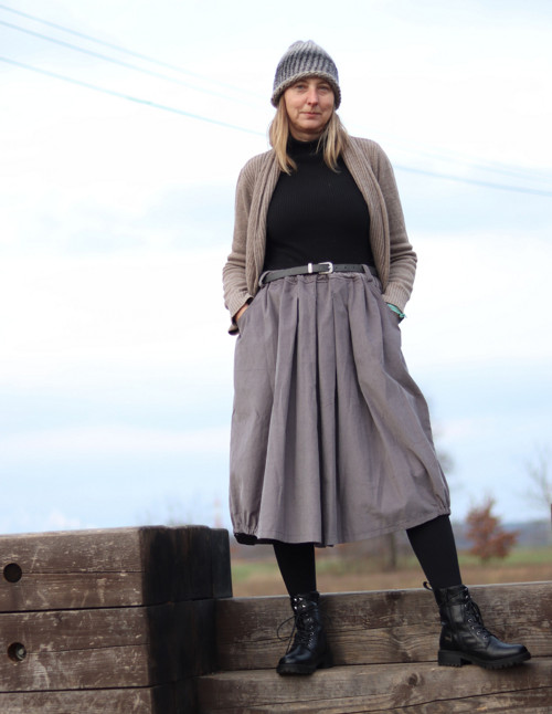 Manšestrová sukně s balónovým efektem — foto 6