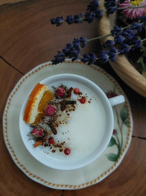 Hrníčkosvíčka "VÁNOČKA" s růžičkami — foto 3