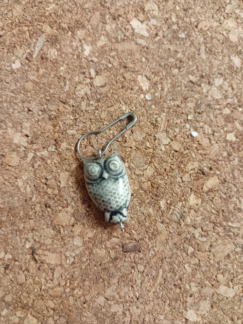 Miniaturní Porcelánová brož Sova. — foto 3