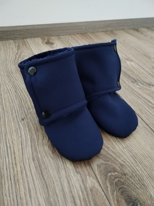 Capáčky ze softshellu s beránkem a protiskluzem — foto 3