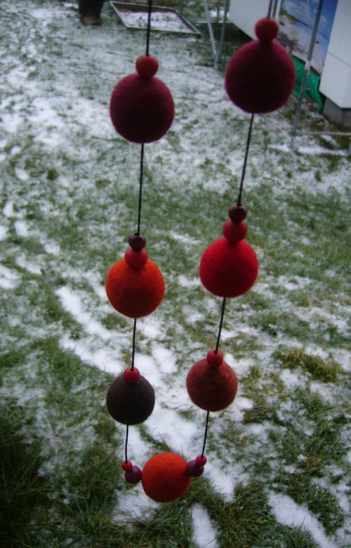 Plstěné korále / dlouhé chilli a čokoláda — foto 3