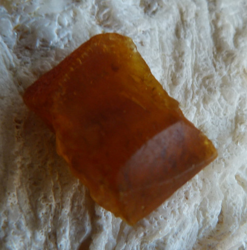 Jantar surový baltský - 2,2 cm — foto 2