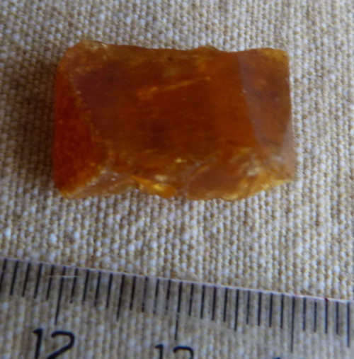 Jantar surový baltský - 2,2 cm — foto 6