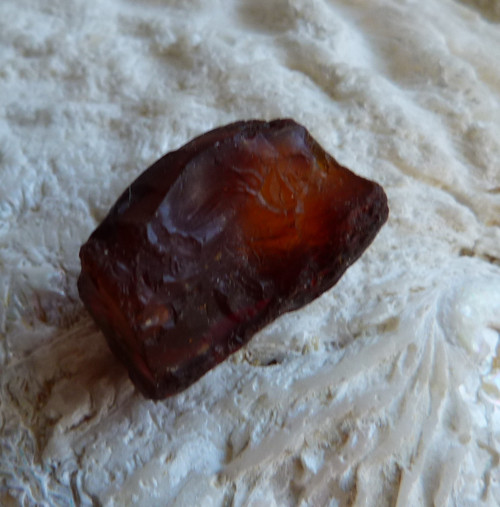 Jantar surový baltský - 2,1 cm — foto 6